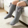 Calcetines de algodón de grado A para bebé, versátiles para primavera y otoño, con diseño de lazo, estilo dulce a media pantorrilla y calcetines de princesa de colores dulces para niñas