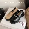 Sapatos baixos de sola grossa Sapatos pequenos de couro estilo britânico Sapatos femininos salto grosso plataforma sapatos uniformes sapatos單 de couro preto um passo