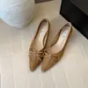 Sapatos de salto plataforma estilo coreano 2026 com um estiloso design patchwork, perfeitos para o outono, apresentando acabamento em camurça e um salto médio retrô