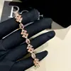 ¡Vacaciones en Sídney! Pulsera de Flor Ovalada de Circonita Ardiente Brazalete Sencillo y Moderno Joyería de Mano de Lujo Ligero y de Alta Gama para Mujeres