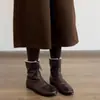 Botas Curtas Retrô com Bico Redondo e Forro de Lã, Uso Duplo, Novo Modelo 2026, Zíper Frontal, Botas Martin Estilo Britânico, Botas Finas Planas Versáteis