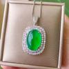 Zhuang Shengsheng Jóias Cobre Fundo Banhado A Ouro Semente De Gelo Fluorescente Denier Superfície Lisa Terno Temperamento Gone Pedra Principal 13*18