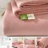 Juego de Sábanas Ajustables de Terciopelo de Leche Pieza Única Protector de Colchón Engrosado Invierno Coral Terciopelo Juego de Sábanas de Cama Juego de Tres Piezas Modelo Nuevo 2025