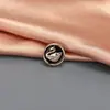 Venta al por mayor del fabricante Nueva Camisa con Botón Magnético en el Cuello Anti-Exposición Botón Metálico, Sin Costura, Sin Clavos, Botón Magnético de Piedra Ajustable
