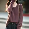 Suéter de tricô com forro de fleece feminino com gola macia e quente, corte justo, top básico para usar por baixo em amarelo pena