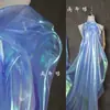 Tela de Organza Láser con Degradado Iridiscente Verde para Sesiones de Fotos, Eventos y Decoración de Fondos de Lugares de Conferencias