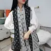 Bufanda Larga con Patrón de Letras 2026, Nuevo Estilo Otoño/Invierno para Microempresa, Cálido Chal de Imitación Cachemir Jacquard Espesado para Mujer, Venta al por Mayor