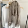 Bufanda de seda plisada de color liso con ribete de encaje de otoño, bufanda larga versátil para mujer, bufanda fina con ribete de encaje, chal, bufanda de gasa para protección solar