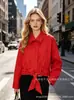 Zr Comercio Exterior Transfronterizo Wholesale 2026 Nuevo Estilo Europeo y Americano Moda para Mujer Abrigo Corto Rojo de Manga Larga con Solapa y Cinturón