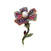 Broche de Flor de Diamante Azul de Lujo Ligero y de Alta Gama, Lleno de Diamantes, Piedras Preciosas de Colores y Perlas, un Accesorio de Alta Gama para Trajes y Abrigos