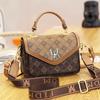 Bolsa Popular de PU 2025 Nova Tendência de Luxo Bolsa de Ombro Único Transversal Feminina Versátil Bolsa Satchel Pequena Quadrada Bolsa Feminina Transfronteiriça
