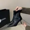 Botines de Punta para Mujer 2026 Estilo Británico Otoño e Invierno Nuevos Zapatos de Tacón Alto con Tacón de Aguja Francés para Combinar con Faldas