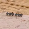 Brincos Quadrados Punk Cruzados Dourados de Aço Preto Quadriláteros de Aço Inoxidável Versáteis Simples Joia para Orelha