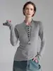 Camisa de punto de lino y lana fina estilo coreano, cuello polo simple, ajustada, para principios de otoño, suave, cerosa, nicho, estilo occidental, color de contraste, camisa base para mujer