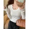 Camada base feminina com gola redonda, adequada para primavera, outono e inverno, com um visual sofisticado, nova coleção 2026, suéter de tricô branco, camada interna de caimento justo, blusa de manga longa