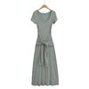 Vestido Longo Elegante Estilo Yujie com Cintura Apertada Emagrecedor Feminino Verão Novo Gola Quadrada Grande Vestido Falso Duas Peças com Amarração na Cintura