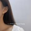 Dulce y Súper Hada Versátil Set de Aretes de Lazo Combinación Corazón de Cerámica Simple Femenino Pequeños Aretes de Verano