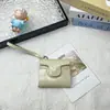 Nuevo colgante para bolso pequeño de PU, popular accesorio de bolso de cuero transfronterizo, linda funda para auriculares estilo Chanel, adorable regalo, decoración colgante para coche