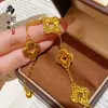 Loja de Ouro Mesmo Estilo Ouro Areia Brilhante Oco Gelo Triturado Trevo de Quatro Folhas Colar Pulseira Alta Retenção de Cor Flor de Quatro Folhas Corrente de Clavícula Atacado