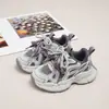 Zapatos Deportivos Infantiles Primavera/Otoño 2026 Bloques de Color Zapatos de Papá Británico Unisex Versátiles de Velcro Antideslizantes Zapatos para Correr