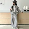Diseño gris, conjunto de sudadera súper moderno para mujer, nueva colección otoño 2026, estilo popular, pantalones de pierna ancha juveniles y casuales, conjunto de dos piezas