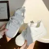 Mocasines de Malla Transpirables de Otoño para Mujer 2026 Nuevos Zapatos Blancos de Suela Gruesa Zapatillas Deportivas Versátiles de Nicho para Estudiantes