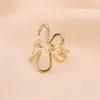 Anillo Simple de Acero de Titanio Versátil Sentido de Alta Gama Nicho Francés Flor Grande Lujo Ligero Apertura Ajustable Joyería de Acero Inoxidable