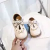 Zapatos para Niña Zapatos de Princesa 2026 Primavera y Otoño Nuevo Estilo Zapatos Pequeños de Cuero para Niños Lazo Dulce Niña Pequeña Mocasines de Suela Suave