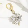 Llavero de Trébol de Cinco Hojas Colorido de Cristal con Pedrería Exquisita, Lindo y Hermoso, Estilo Coreano, Flor de Trébol de la Suerte, Regalo Exquisito