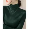 Elegante y sofisticado suéter de cuello alto verde oscuro con mangas largas, camisa base tejida para mujer A5455