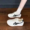 Zapatillas de cordones de moda retro transfronterizas de comercio exterior, nuevos zapatos blancos casuales de otoño para mujer, zapatillas deportivas transpirables para entrenamiento alemán
