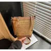 Bolsa Retro para Teléfono Móvil para Mujer 2026 Verano Nuevo Estilo Bolso Cubo Tejido Bolso de Hombro Ligero de Gama Alta Bolso Cruzado de Paja