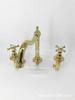 Grifo giratorio de tres piezas estilo europeo chapado en oro para baño Kaiping Youjia, grifo para lavabo de doble manija de titanio 30626