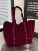 Bolso de Hombro/Axila de Cuero de Moda de Gran Capacidad Transfronterizo Versátil Color Contrastante Remache para Teléfono Móvil Bolso Tote de Gama Alta