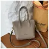 Bolsa Saco de Design Nicho Casual Estilo Coreano 2026 Novo Modelo Feminino Simples e de Alto Padrão Bolsa de Ombro Transversal para o Dia a Dia