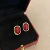 Brincos Ankora Vermelho Retrô Estilo Hong Kong para Mulheres Outono e Inverno Luxo Acessível de Alto Nível Brincos Únicos Novos Brincos Franceses