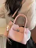 Bolsa Quadrada Pequena Casual da Moda 2026 Verão Nova Bolsa de Ombro com Textura Vintage Bolsa de Mão Lisa Elegante de Alto Valor