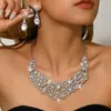 Set de Pendientes y Collar con Forma de Gota Incrustados de Diamantes Transfronterizos Europeos y Americanos Cadena para Clavícula Elegante de Moda Joyería de Lujo Ligero Accesorios de Alta Gama