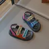 Sandalias para Niñas 2026 Verano Nuevas Estilo Coreano de Moda con Velcro Sandalias de Exterior para Niños Pequeños y Niños Zapatos de Playa