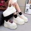 Zapatos de suela gruesa de 8 cm con aumento de altura, zapatos blancos de cuero para mujer, primavera 2025, nuevos zapatos de plataforma combinables, zapatos casuales y cómodos de tabla.