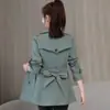Gabardina de mujer estilo nuevo, simple y elegante para ir al trabajo, longitud media 2026, entallada en la cintura, adelgazante, adecuada para mujeres petite, prenda de abrigo para primavera y otoño