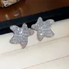 Pendientes de Estrella de Circonita Plateada con Aguja Plateada Estilo Coreano Super Brillantes, Exquisitos y Versátiles, Pendientes Elegantes con un Toque de Lujo Ligero y Gama Alta, Modernos Accesorios de Oreja para Mujer