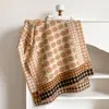 Bufanda vintage de cachemira sintética con lunares grandes y pequeños para mujer, chal de bloques de color para otoño e invierno, calentador de cuello grueso de doble cara con lunares y borlas