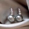 Pendientes de Lujo Ligero de Cobre Microincrustados con Circonita Perla Gris Cáñamo Pendientes Elegantes Otoño e Invierno Hebilla de Oreja para Mujer Moda Versátil
