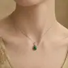 Yi Lu Yin Plata de Ley S925 Jade Hetian Esmeralda Forma de Gota de Agua Colgante Temperamento Moda Versátil Simple Nuevo Colgante Chino
