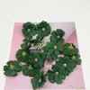 Venta al por mayor de fabricantes de crisantemos y margaritas artificiales pequeñas para decoración del hogar, horquillas hechas a mano para bricolaje, accesorios de decoración de ropa con flores