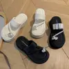 Sandalias de Plataforma Gruesa con Anillo en el Dedo del Pie, Elevadoras de Altura, con Pedrería para Mujer, Nuevo Estilo Verano 2026, Adecuadas para Usar con Faldas, Chanclas de Playa