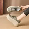 Zapatos casuales de mujer con suela blanda, nueva colección otoño 2026, mocasines deportivos retro versátiles de suela gruesa