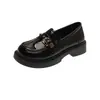 Mocassins plataforma estilo britânico para mulheres, nova coleção primavera 2026, sapatos de couro preto, sapatos slip-on versáteis e casuais
