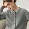 Cárdigan de Punto de Cachemira de Alta Gama Incrustado de Diamantes para Mujer en Otoño e Invierno Nuevo Color Puro Cuello Redondo Top Versátil Chaqueta Suéter